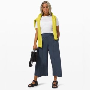 Lululemon Navy Blue Cassis Wanderer Culottes Wide Leg Crop Pants Capris Size 12